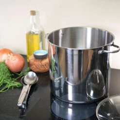 12 Qt Stockpot - Induction -Whole House Kitchenware 6d41548b015f60ed 9795 w800 h800 b0 p0