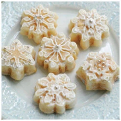 Nordic Ware Cast Aluminum Frozen Snowflake Cakelet Pan -Whole House Kitchenware 82616ee80ba2a4da 5691 w800 h800 b0 p0