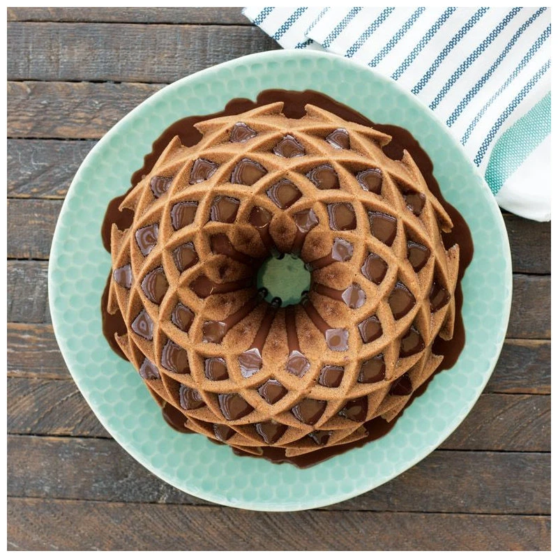 Nordic Ware Gold Aluminum 10 Cup Jubilee Bundt Pan 6 Nordic Ware Gold Aluminum 10 Cup Jubilee Bundt Pan - Image 4