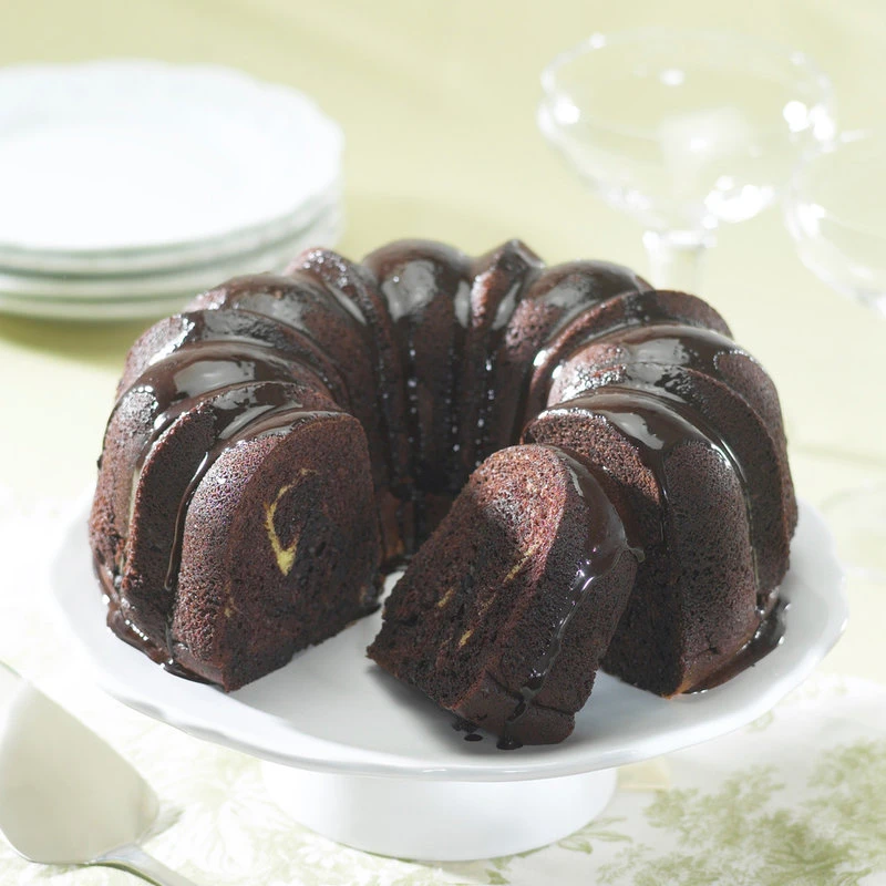 Nordic Ware Anniversary ProForm Cast Aluminum 12 Cup Bundt Pan 4 Nordic Ware Anniversary ProForm Cast Aluminum 12 Cup Bundt Pan - Image 2