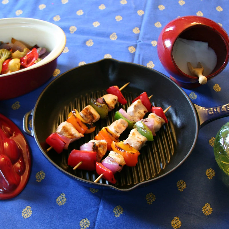 Chasseur 10" Round French Enameled Cast Iron Grill Pan, Red 6 Chasseur 10" Round French Enameled Cast Iron Grill Pan, Red - Image 4