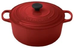 Le Creuset Signature Round 7.25-Quart Oven, Cherry