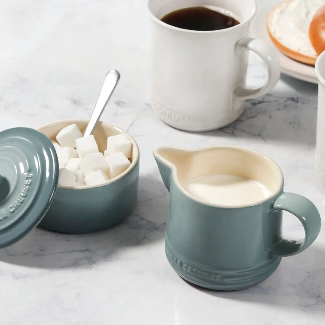 Le Creuset Signature Cream And Sugar Set 4 Le Creuset Signature Cream And Sugar Set - Image 2